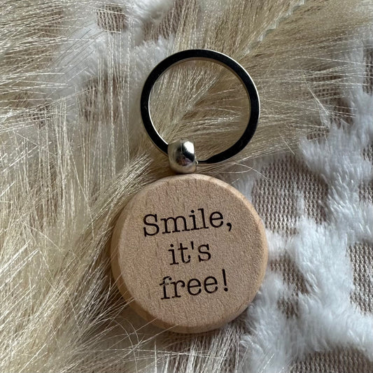 Round Wood Keychain – Customisable Elegance in Your Pocket